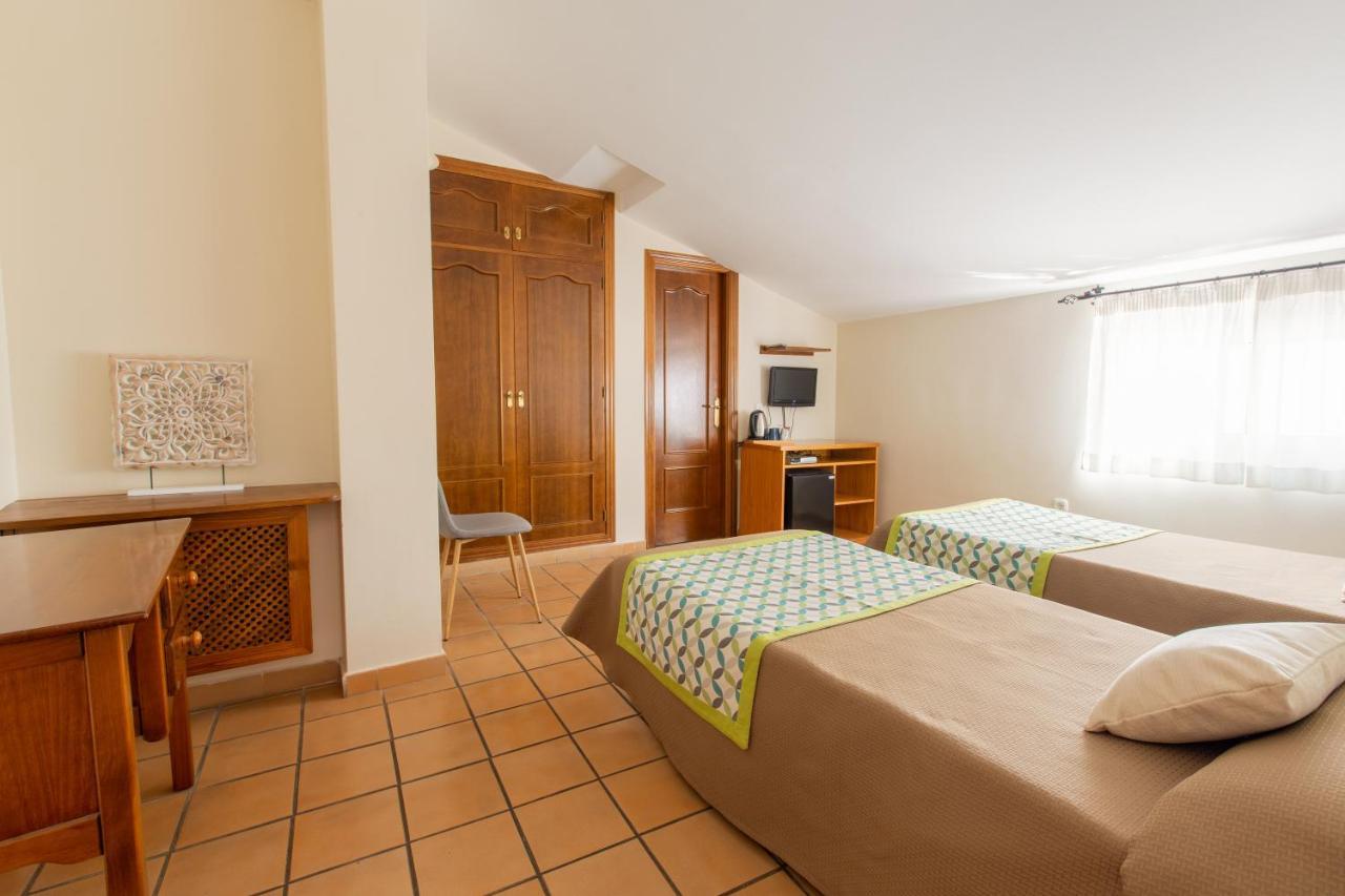 Hostal El Gallo Marbella Exterior photo